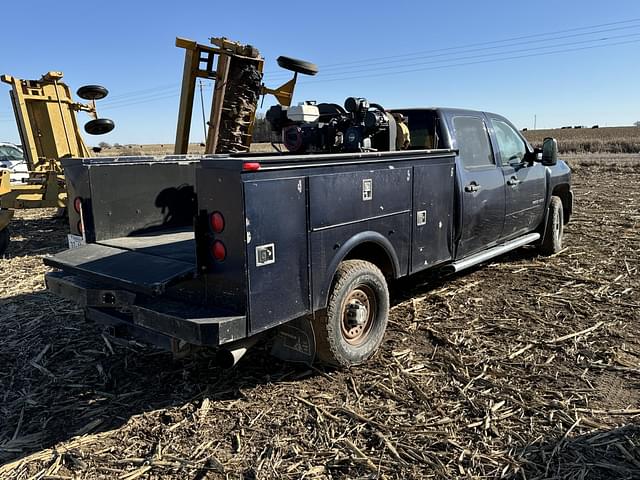 Image of Chevrolet 3500 equipment image 4