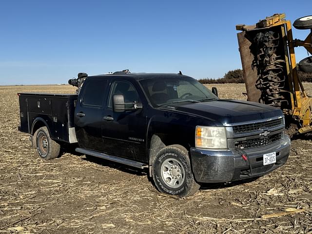 Image of Chevrolet 3500 equipment image 1