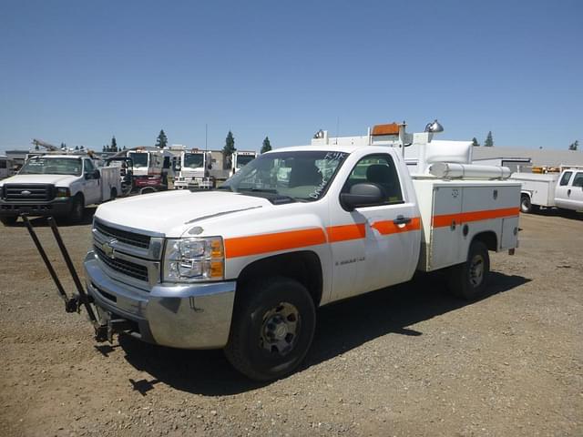 Image of Chevrolet 3500 equipment image 1