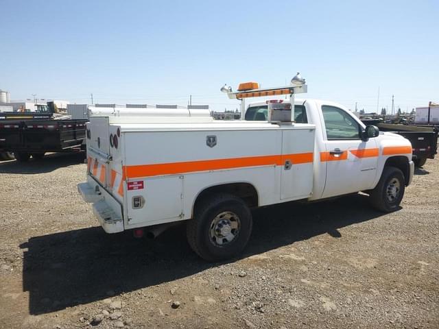Image of Chevrolet 3500 equipment image 3