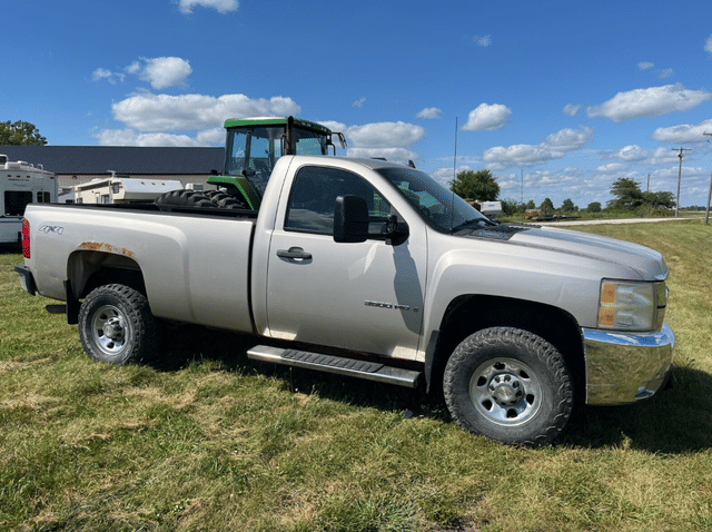 Image of Chevrolet 3500HD equipment image 3