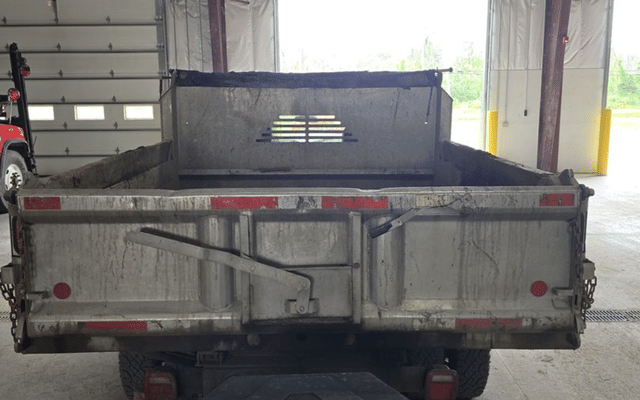 Image of Chevrolet 3500HD equipment image 2