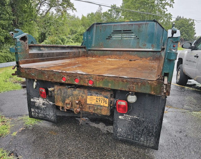 Image of Chevrolet 3500HD equipment image 3