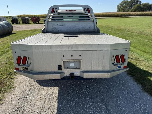 Image of Chevrolet 3500HD equipment image 3