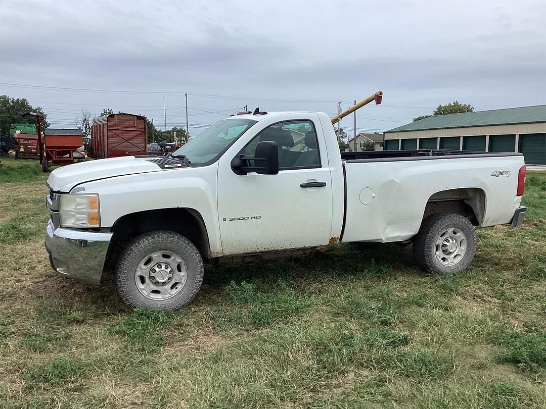 Image of Chevrolet 3500HD Primary image