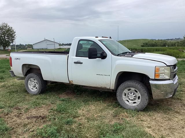 Image of Chevrolet 3500HD equipment image 2