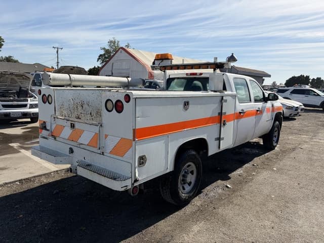 Image of Chevrolet 3500HD equipment image 2