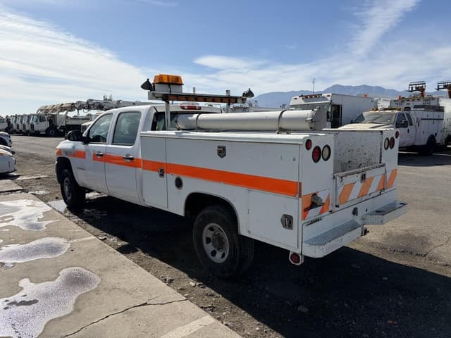 Image of Chevrolet 3500HD equipment image 3