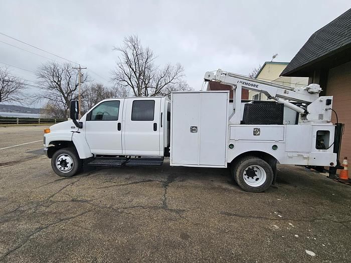 2009 Chevrolet 5500 Equipment Image0