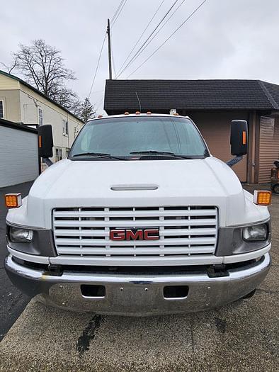 Image of Chevrolet 5500 equipment image 2