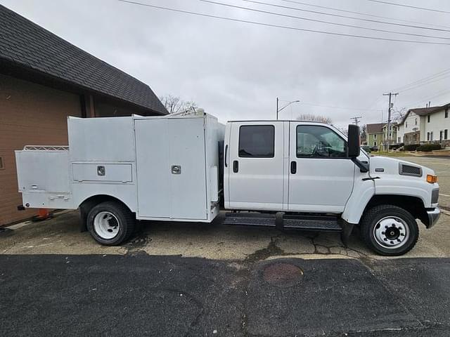 Image of Chevrolet 5500 equipment image 4