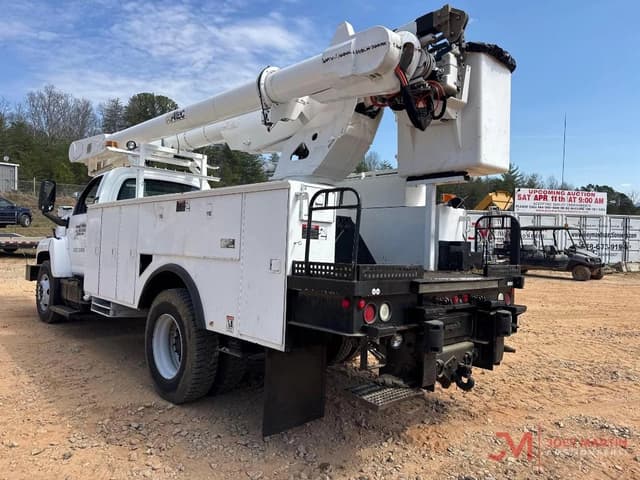 Image of Chevrolet 7500 equipment image 2