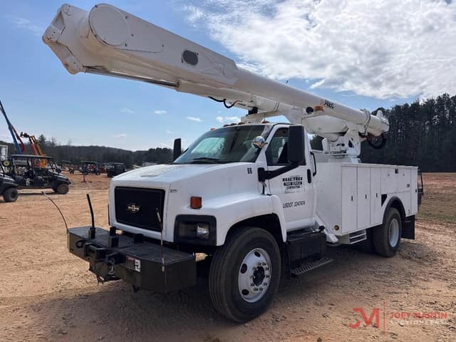 Image of Chevrolet 7500 equipment image 3