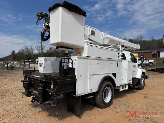 Image of Chevrolet 7500 equipment image 1