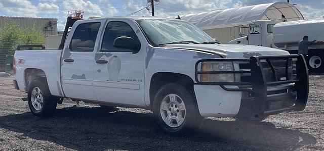 Image of Chevrolet Silverado equipment image 1