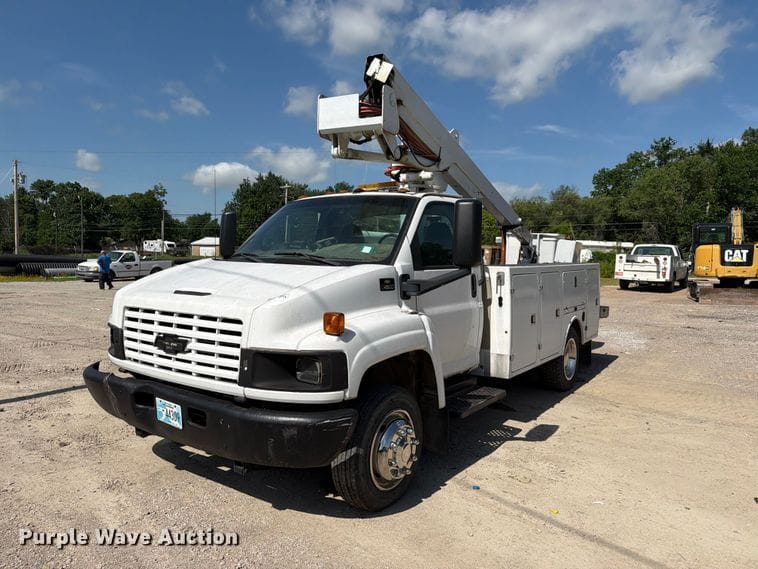 2009 Chevrolet C4500 Equipment Image0