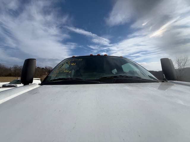 Image of Chevrolet C5500 equipment image 3