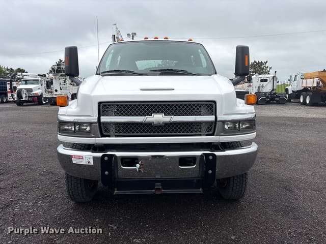 Image of Chevrolet C5500 equipment image 1