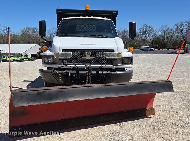 Image of Chevrolet C5500 equipment image 1