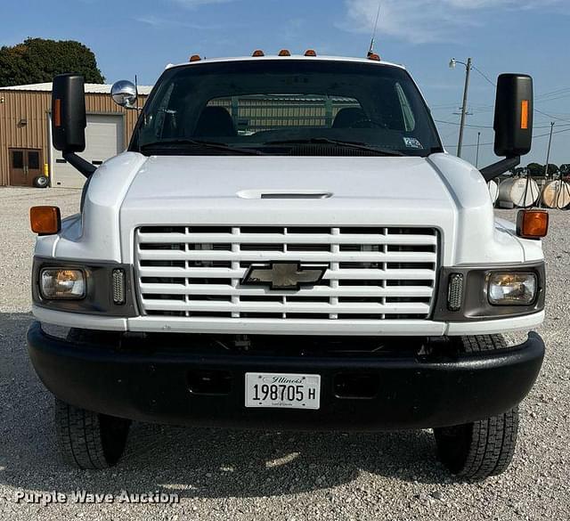 Image of Chevrolet C5500 equipment image 1