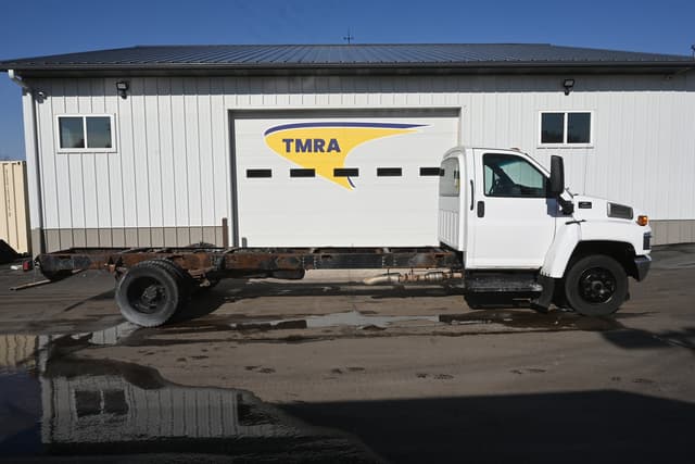 Image of Chevrolet C5500 equipment image 1