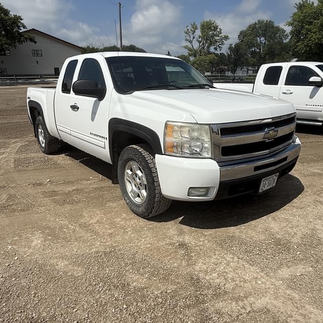 Image of Chevrolet Silverado equipment image 4