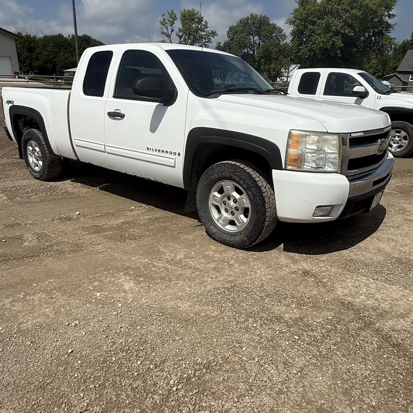 2009 Chevrolet Silverado Equipment Image0