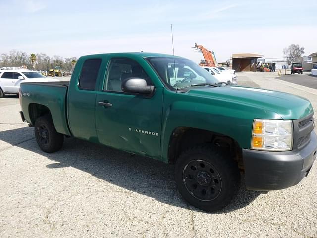 Image of Chevrolet Silverado equipment image 1