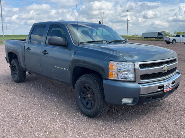 Image of Chevrolet 1500 equipment image 1