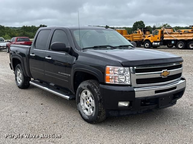 Image of Chevrolet 1500 equipment image 2
