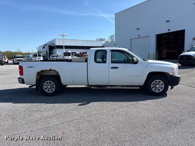 Image of Chevrolet 1500 equipment image 3