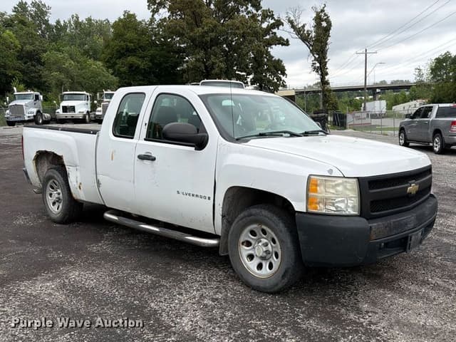 Image of Chevrolet 1500 equipment image 2