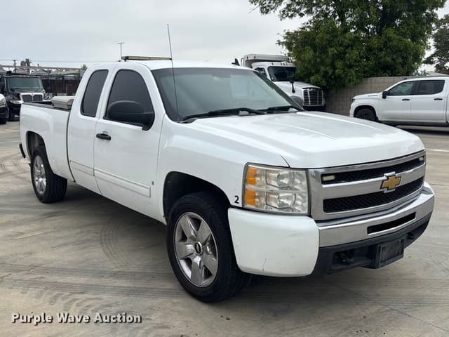 Image of Chevrolet 1500 equipment image 2