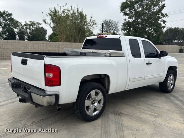 Image of Chevrolet 1500 equipment image 4