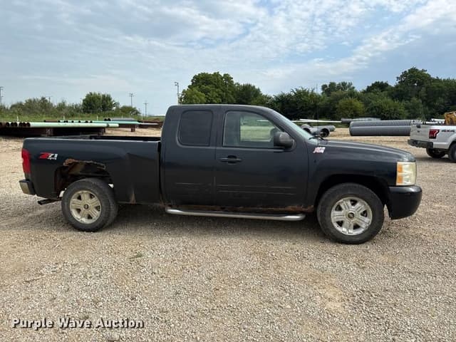 Image of Chevrolet 1500 equipment image 3