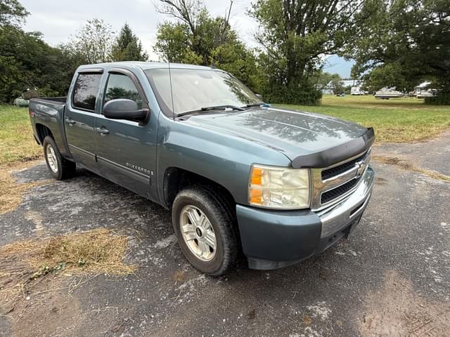Image of Chevrolet 1500 equipment image 3