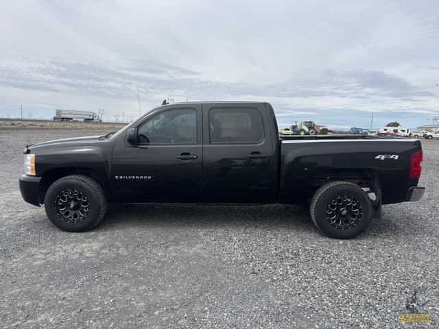 Image of Chevrolet Silverado equipment image 1