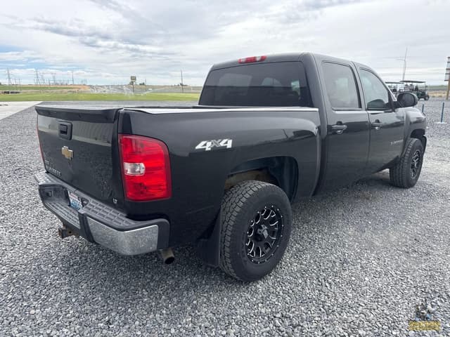 Image of Chevrolet Silverado equipment image 4