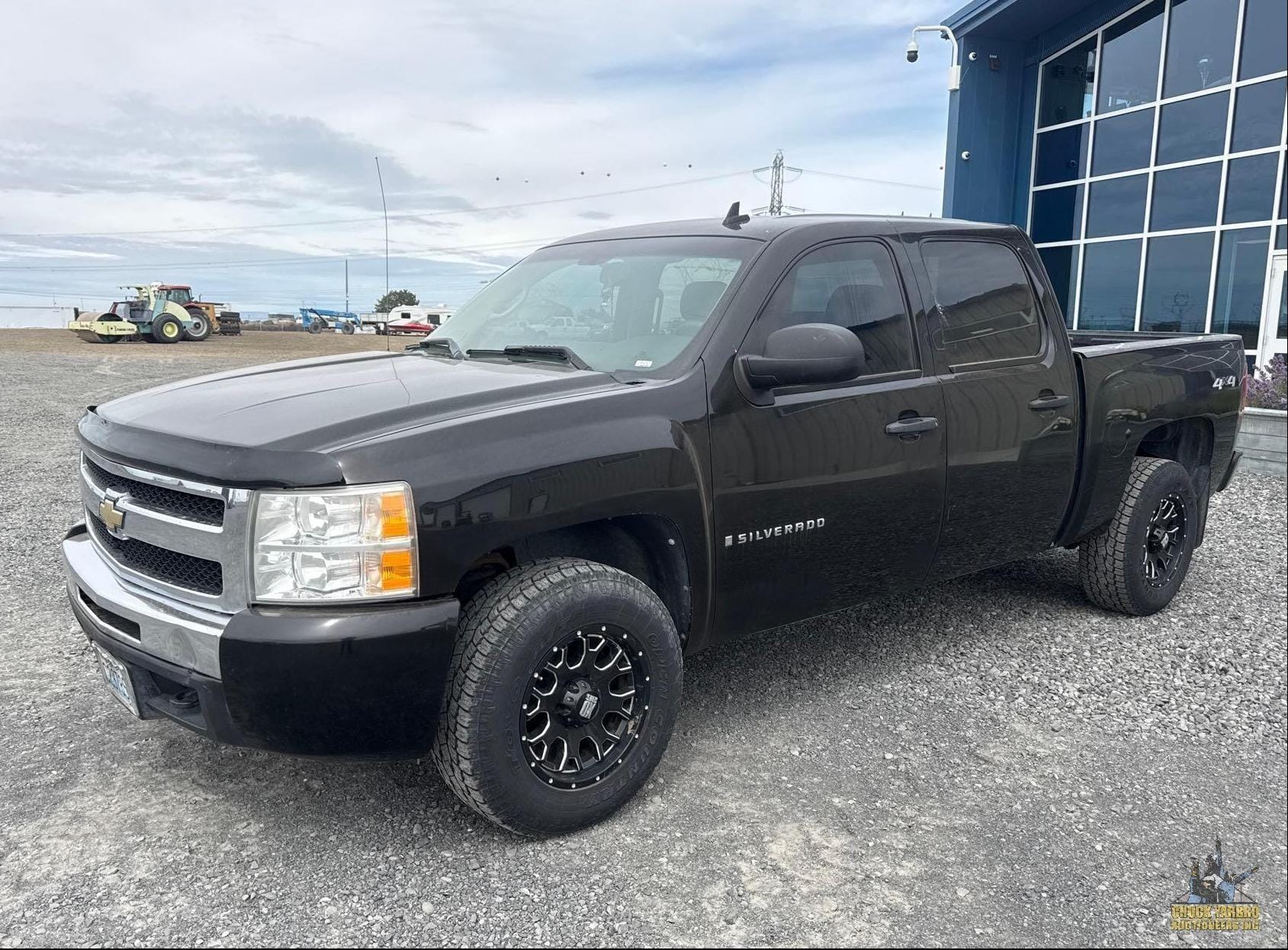 2009 Chevrolet Silverado Equipment Image0