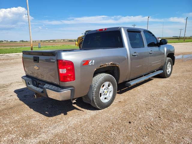 Image of Chevrolet 1500 equipment image 2