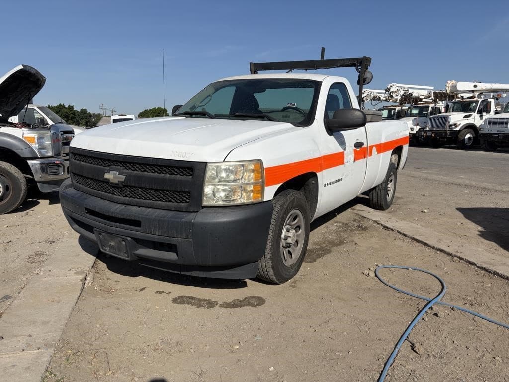 Image of Chevrolet Silverado Primary image