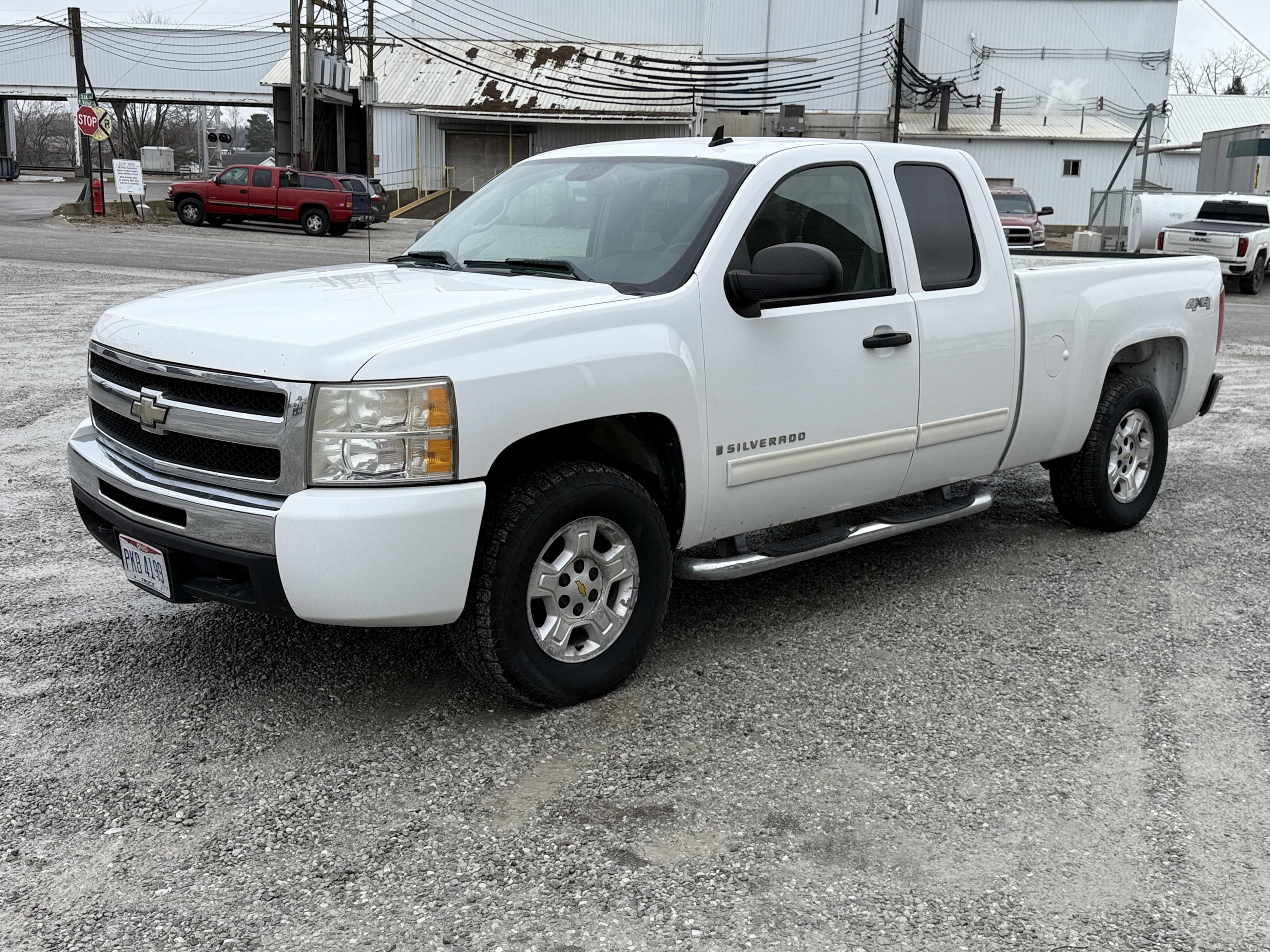 2009 Chevrolet 1500 Equipment Image0