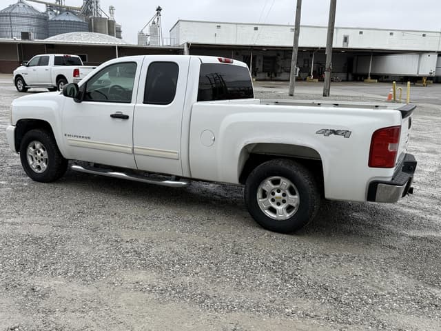 Image of Chevrolet 1500 equipment image 4