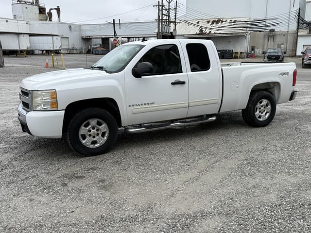 Image of Chevrolet 1500 equipment image 1