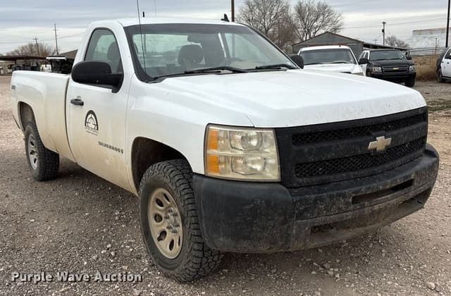 Image of Chevrolet 1500 equipment image 2