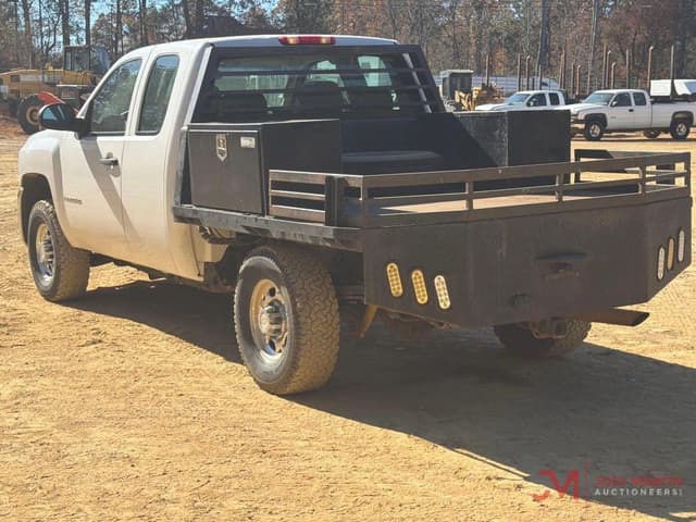 Image of Chevrolet 2500 equipment image 4