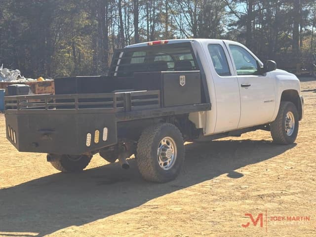 Image of Chevrolet 2500 equipment image 2