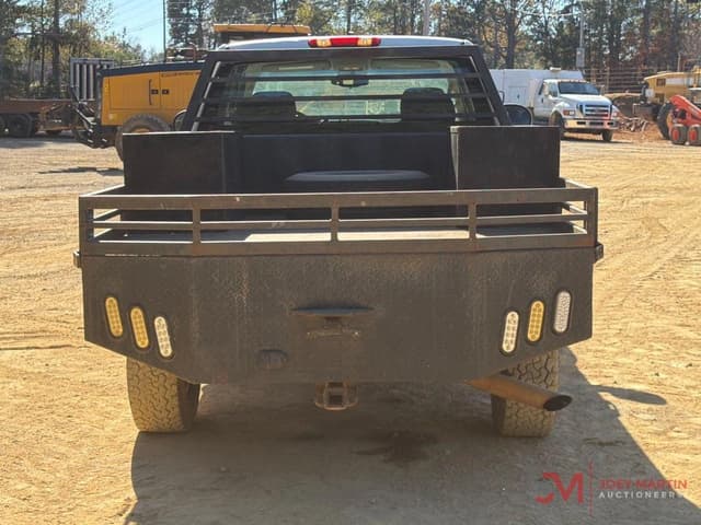 Image of Chevrolet 2500 equipment image 3