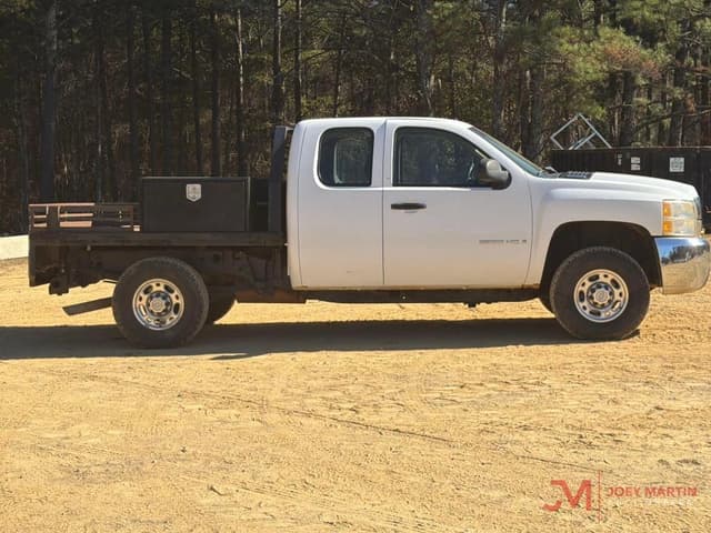 Image of Chevrolet 2500 equipment image 1