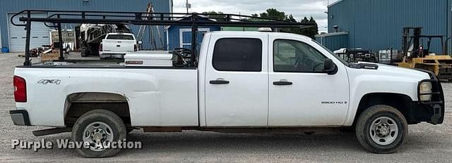 Image of Chevrolet 2500HD equipment image 3